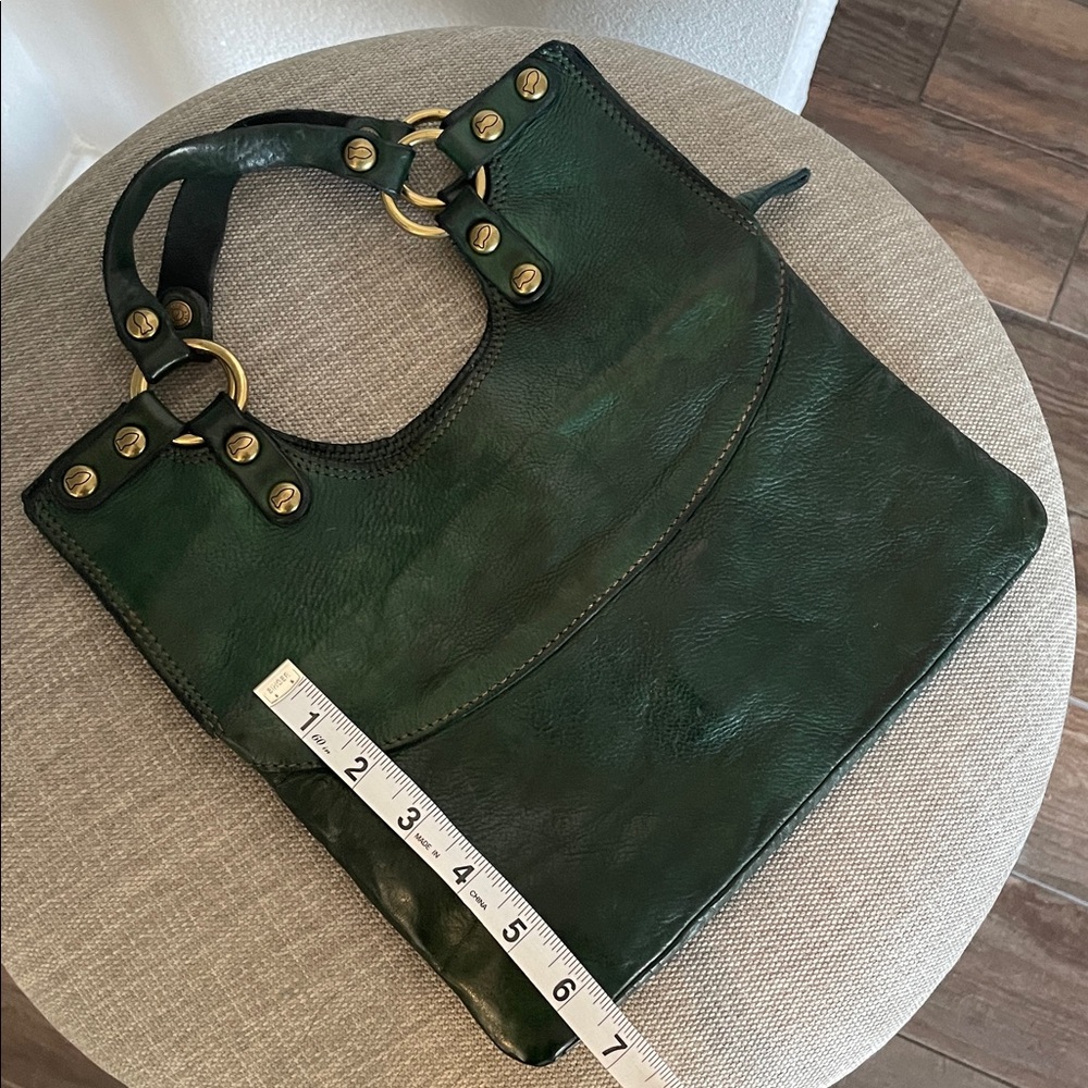 Campomaggi BottleGreen Mamoré Leather Handbag
Italian designed - Picture 11 of 11